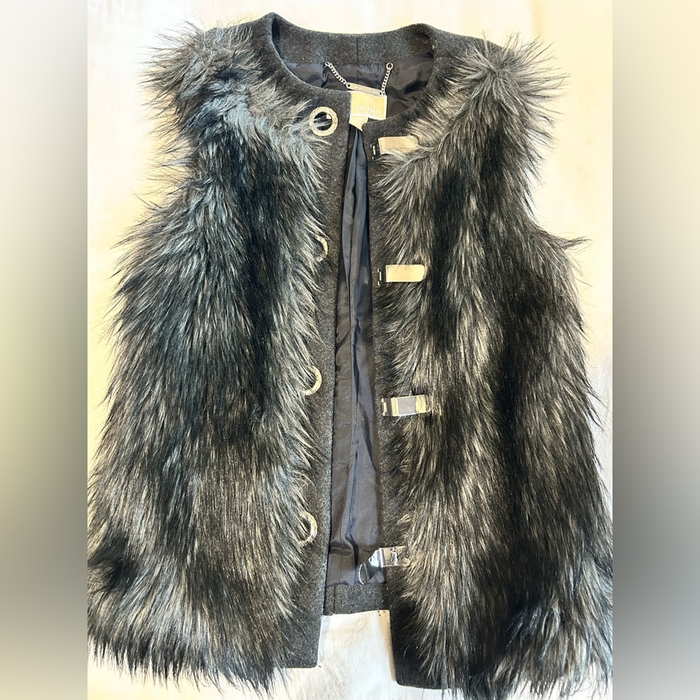MICHAEL KORS Faux Coyote Fur Sweater Vest 
size XS